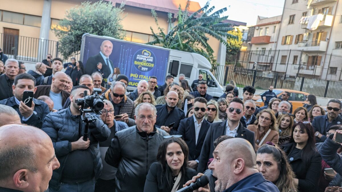 Calcio, Bandecchi partecipa al bando per il marchio della Reggina: "Mi piacerebbe donarlo ai tifosi tramite il Comune"