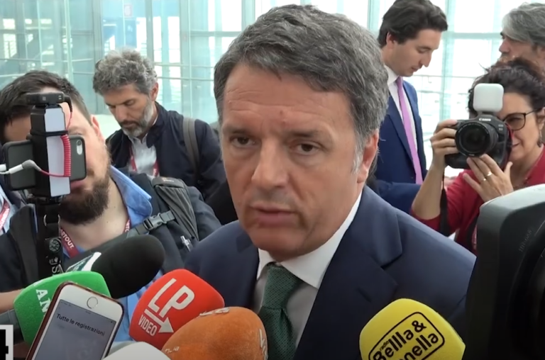 Riforma calcio, Renzi: "La politica ne stia fuori, non si può andare dietro al Lotito di turno, ora basta" | VIDEO