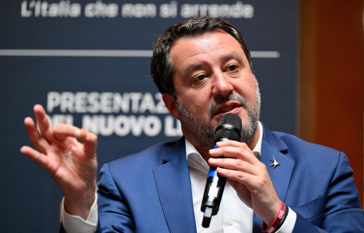 Elezioni Europee 2024, tensione per Salvini stasera in tour elettorale nel teatro della sinistra livornese. La direzione: "Sconcerto per le manifestazioni di chi non lo vorrebbe"