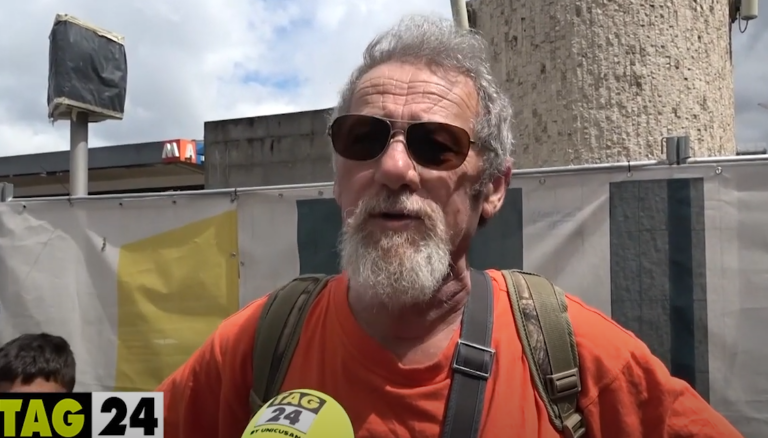 Sciopero taxi Roma, turisti da stazione Termini sui disagi nei trasporti: "Meno di 20 auto in oltre due ore" | VIDEO