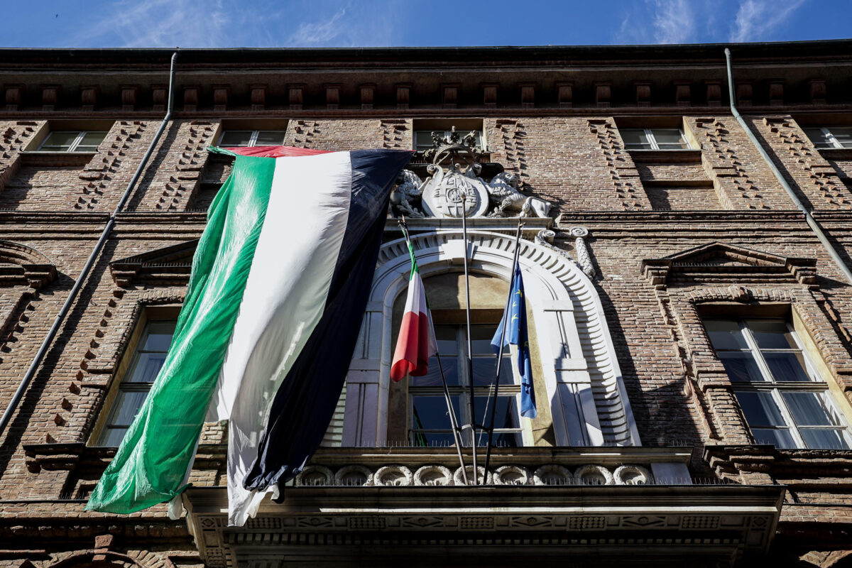 Torino, preghiera islamica all'Università PoliTo: ministra Bernini e Rettore chiedono diffida dell'imam