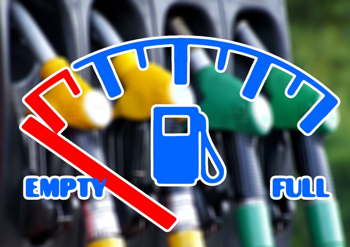 Bonus Benzina 2024: 500€ per le famiglie a basso reddito. Come funziona e quando arriva