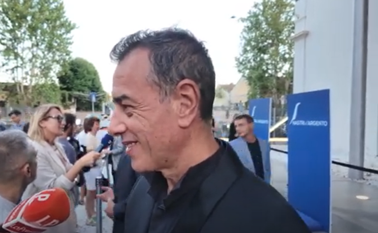 Matteo Garrone ai Nastri D'Argento 2024 riceve premi con  “Io Capitano”: “Purtroppo non ha cambiato la situazione migranti”