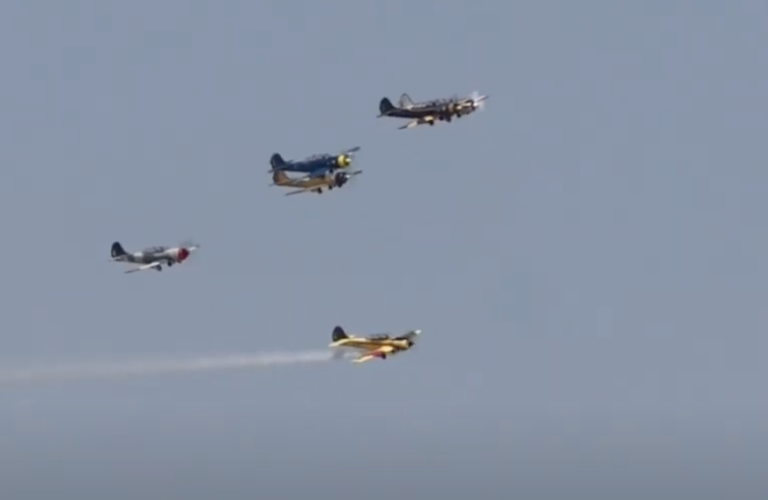 Portogallo, incidente durante l'air show di Beja: collisione tra due aerei, un morto ed un ferito | VIDEO