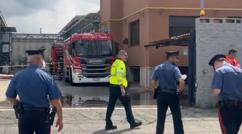 Tragedia a Monza, devastante esplosione in un'azienda di vernici a Brugherio: morto un operaio di 24 anni | FOTO e VIDEO