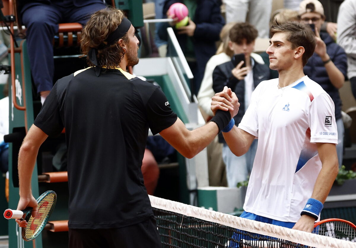 Roland Garros 2024, Arnaldi dura un set e mezzo: vince Tsitsipas