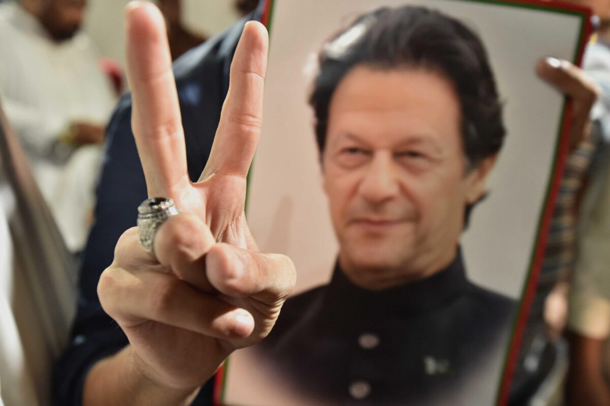 Pakistan, l'ex primo ministro Imran Khan è stato assolto dall'accusa di diffusione di informazioni considerate segreti di stato