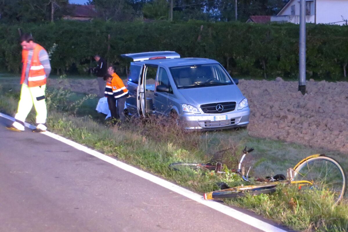 Ragusa, incidente a Scoglitti: camion travolge un gruppo di ciclisti, un morto e due feriti