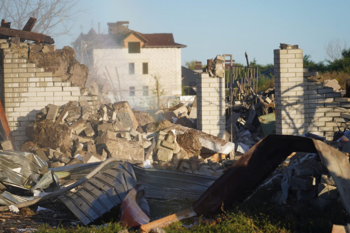 Guerra in Ucraina, attacco russo nella regione di Zaporozhye: tre feriti. Mosca: "In Europa elezioni con restrizioni severe e senza concorrenza leale"