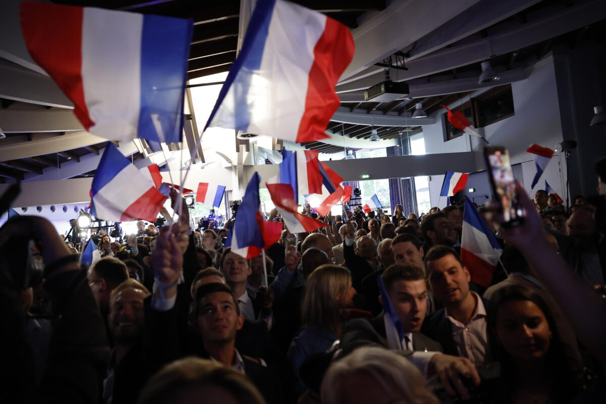 Elezioni anticipate in Francia 2024, si lavora ad una coalizione anti-Le Pen. Macron è fiducioso: "Il popolo saprà scegliere"