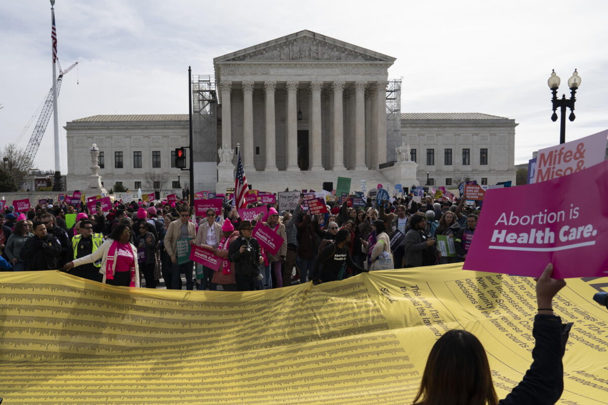 Usa, più di 170.000 donne costrette a viaggiare per accedere all'aborto nel 2023