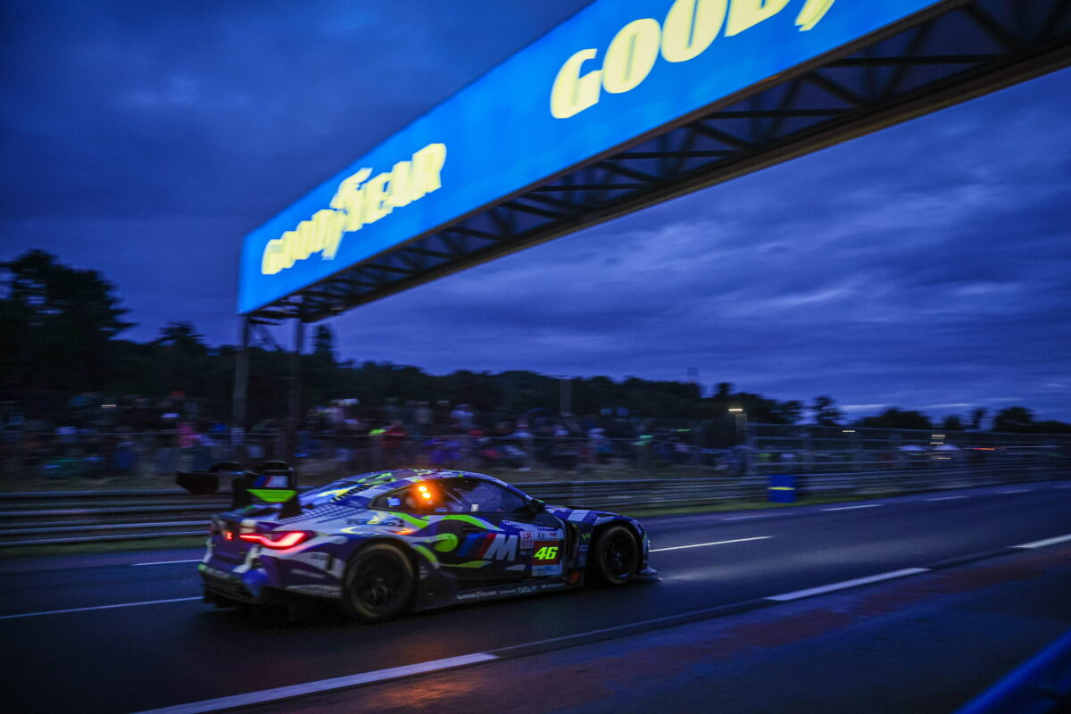 24H di Le Mans, costretta a ritirarsi la squadra di Valentino Rossi: cos'è successo