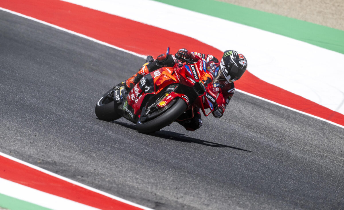 MotoGP, PL1 a Assen: miglior tempo per Bagnaia