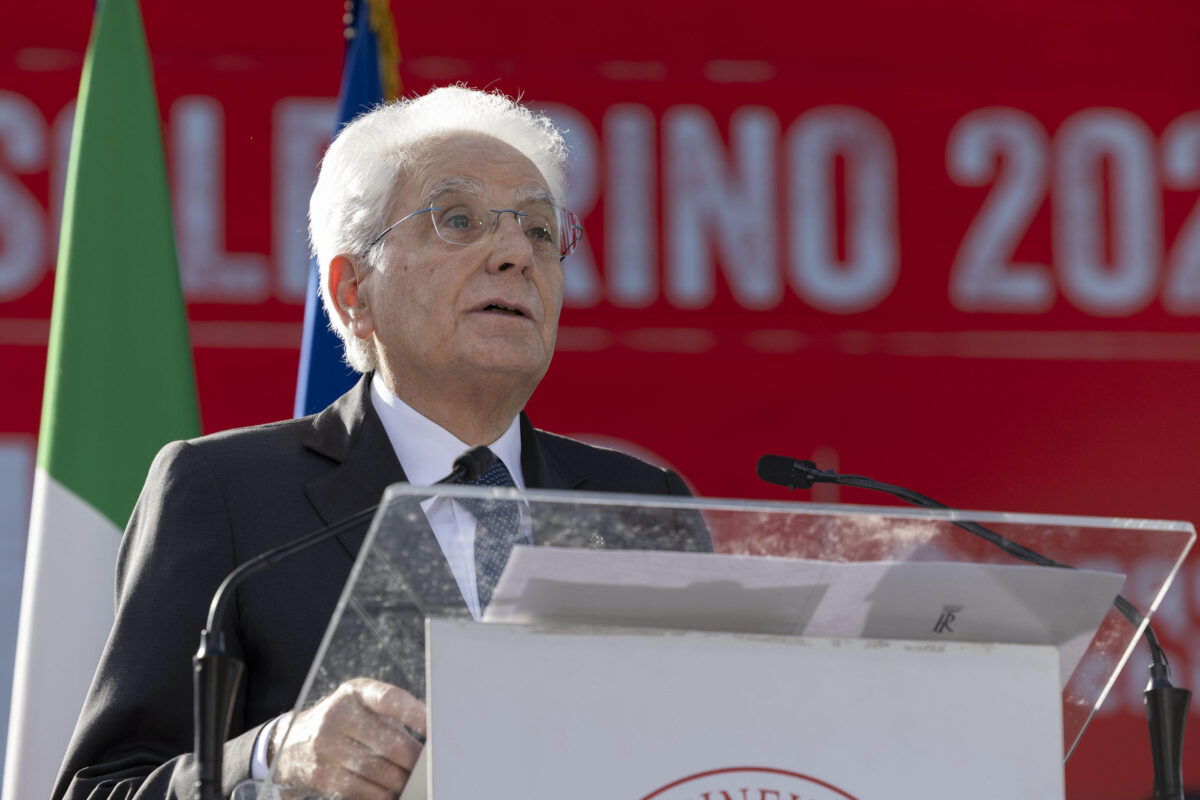 Strage Viareggio, Mattarella: “Disastro che resta inaccettabile” poi il monito a fare di più sulla sicurezza nei trasporti e sul lavoro | VIDEO