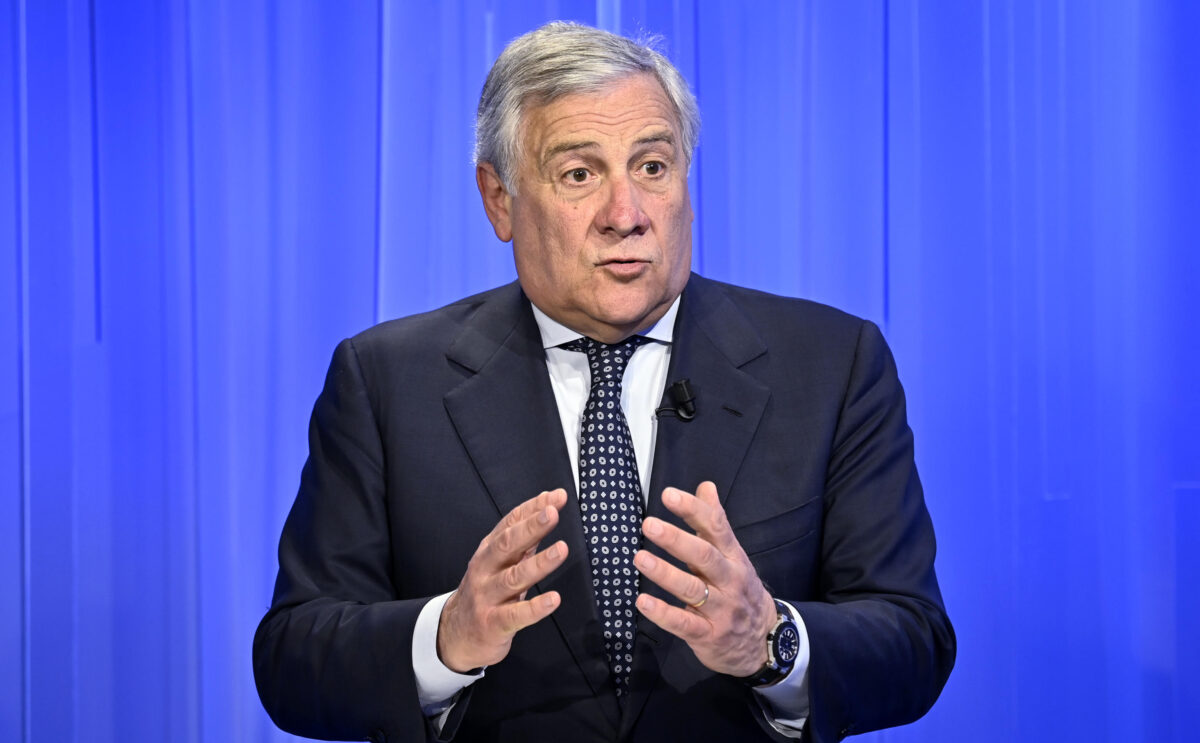 Guerra a Gaza, Tajani: "Ci preoccupa l'avanzata di Hezbollah". Israele rivendica il pieno controllo del "corridoio Filadelfia" vicino al confine con l'Egitto