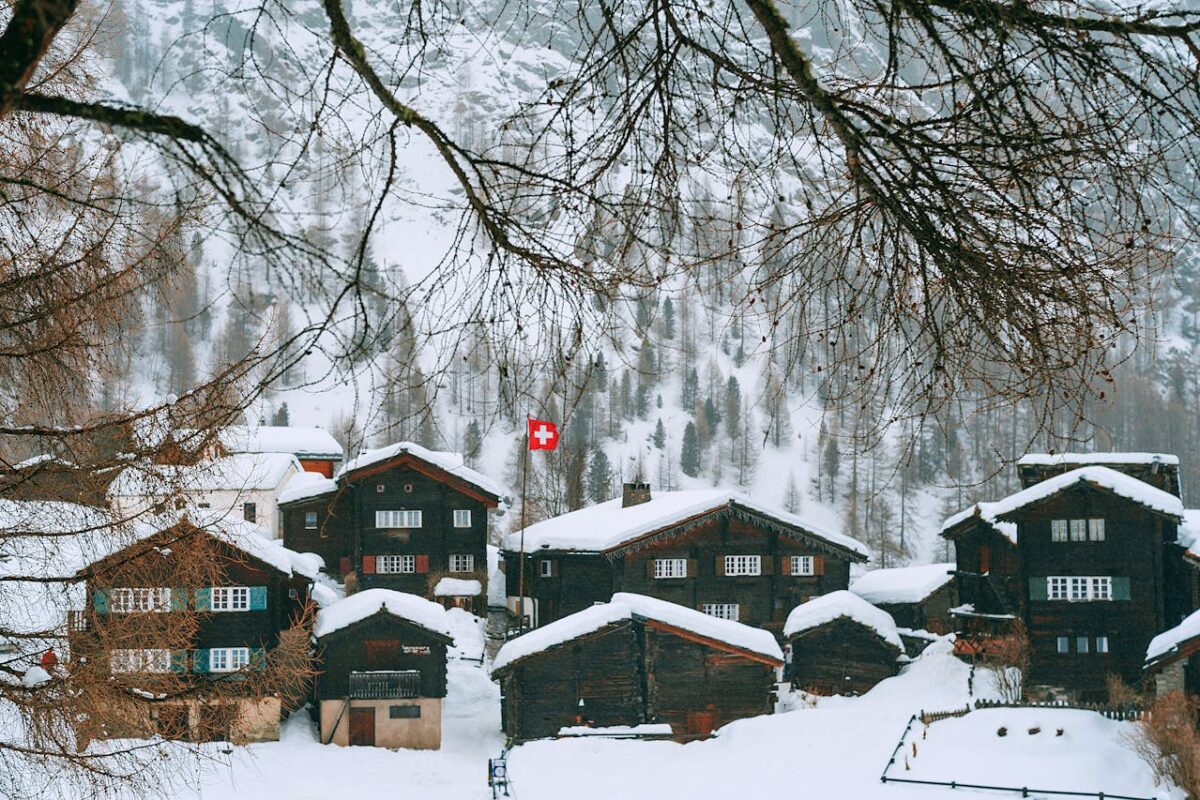 Accordo Italia-Svizzera 2024: nuove regole per il telelavoro dei frontalieri