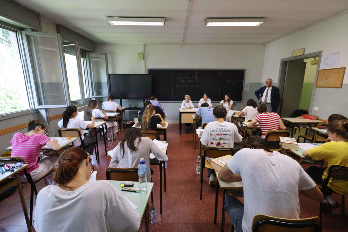 Maturità 2024, la seconda prova: Platone al Liceo Classico, due problemi e 8 quesiti allo Scientifico