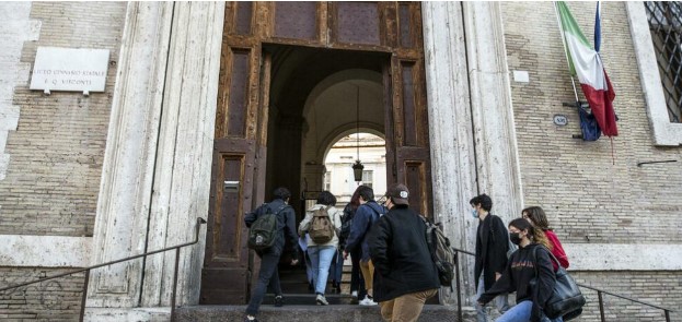 Lista delle “ragazze trofeo” del Liceo Visconti, la Psicoterapeuta Alexia Di Filippo: “Abuso sessista espressione della disparità di genere”