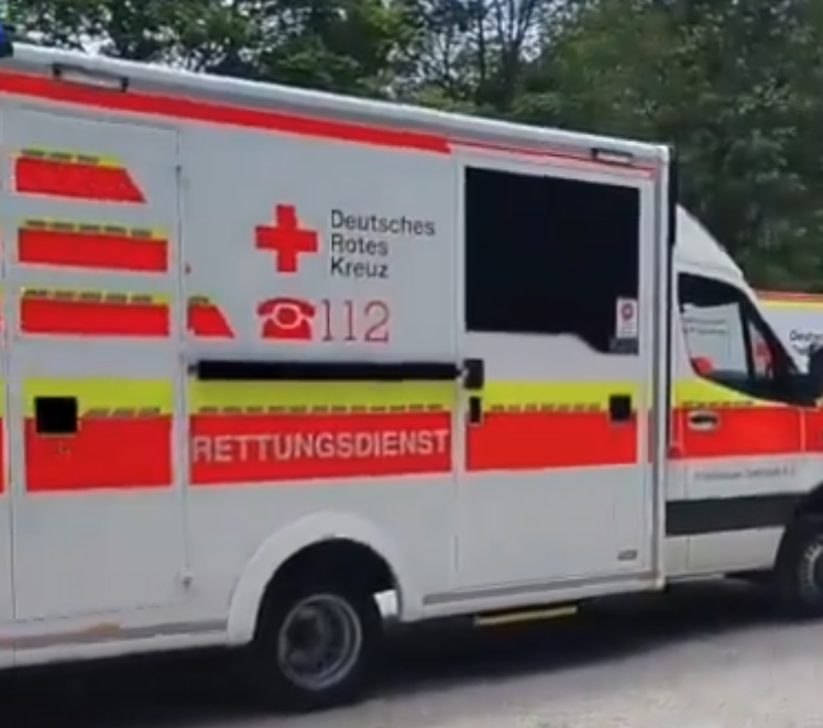 Germania, sparatoria a Lautlingen: morti tre adulti e due bambini, l'autore del gesto si è suicidato | VIDEO