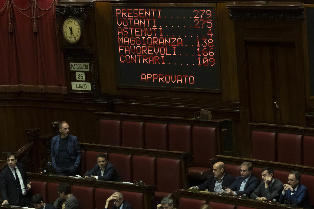 Reato universale maternità surrogata ok in Commissione: ora la legge in Senato per l'approvazione definitiva