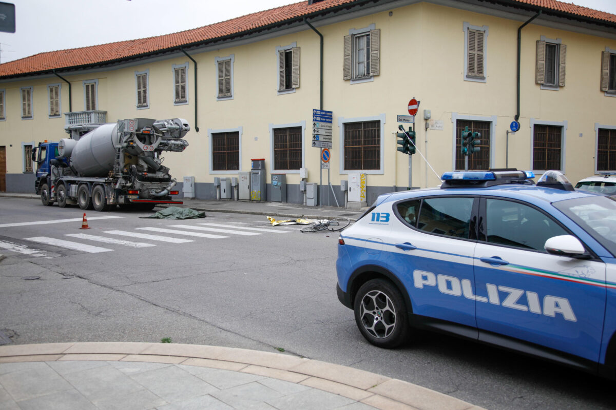 Bergamo, incidente a Brembate: madre e figli investiti da una macchina in via Vittorio Veneto, 31enne in gravi condizioni