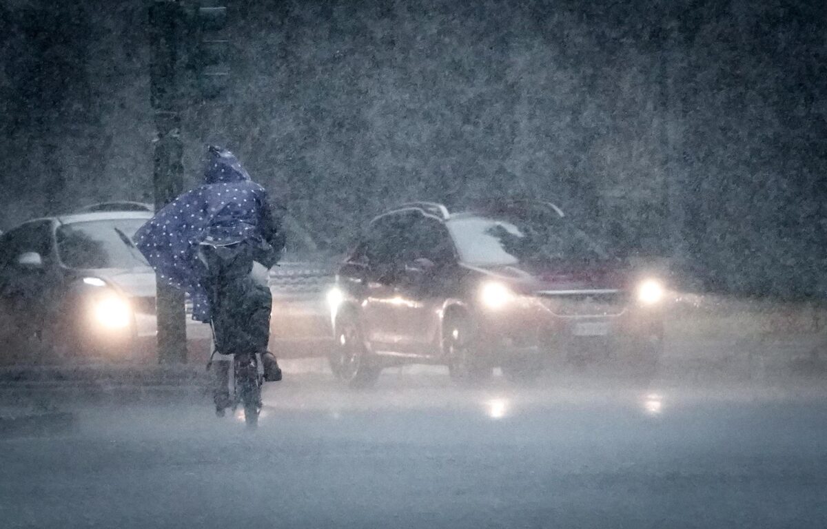 Maltempo al Nord Italia: temporali e danni in Piemonte, Alto Adige e Lombardia. A Como esonda il lago | FOTO E VIDEO