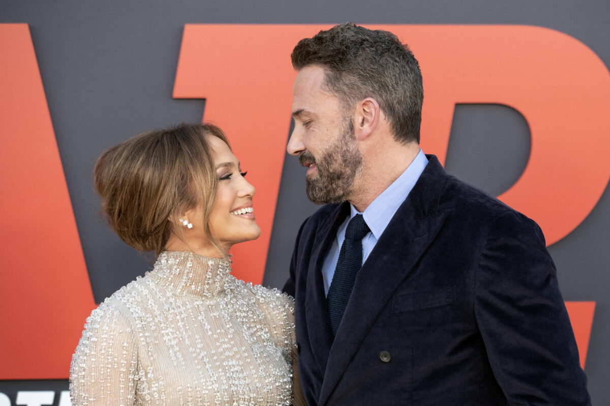 Jennifer Lopez e Ben Affleck festeggiano il secondo anniversario di matrimonio da separati: sempre più insistenti le voci sul divorzio 