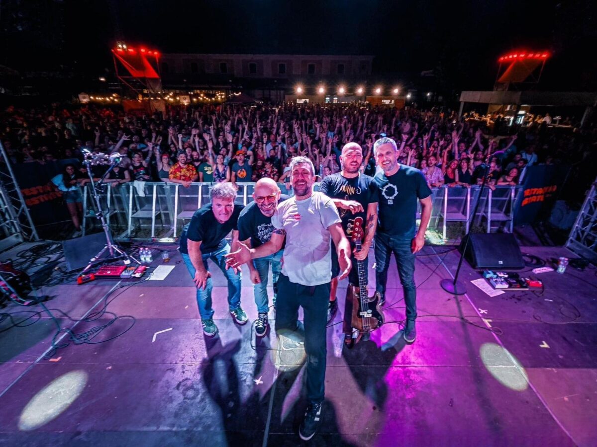 I Meganoidi a Roma per il Testaccio Estate 2024: la band di "Zeta Reticoli" emoziona, diverte il pubblico e ricorda Carlo Giuliani | FOTO E VIDEO