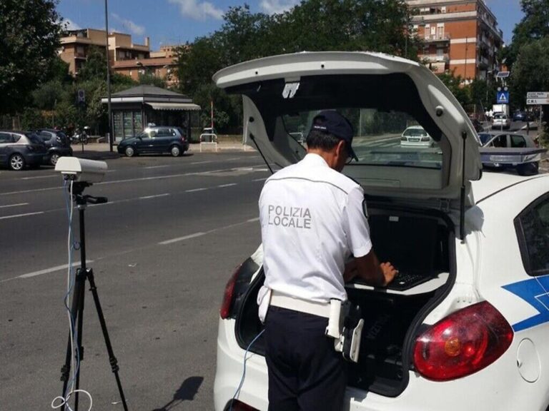 Comune di Milano, concorso per 30 posti di agente di polizia locale: requisiti e invio domanda 2024