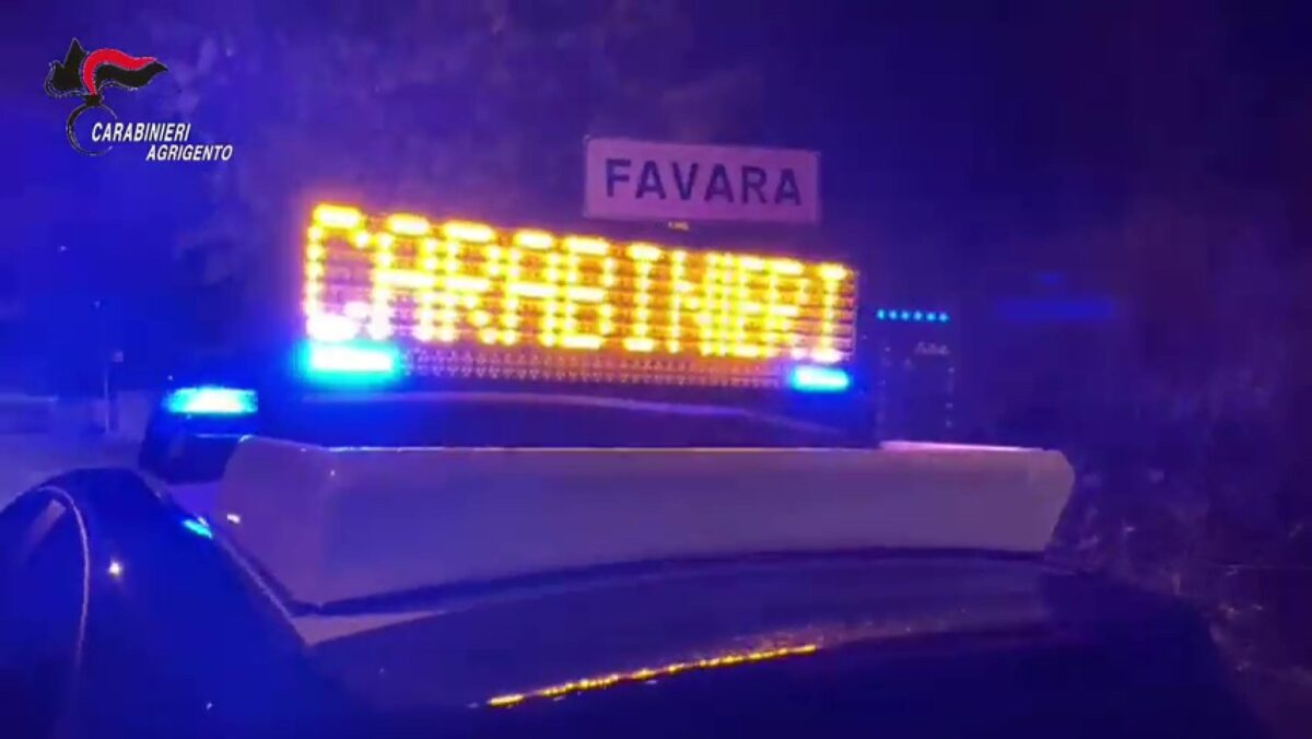 Orrore ad Agrigento, violenta due nipoti 13enni davanti al figlio: arrestato 26enne di Favara