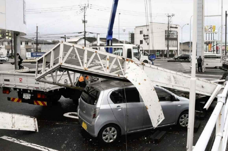 Giappone, il tifone Shanshan devasta il sud del Paese: 4 milioni di sfollati, tre morti e due feriti gravi | FOTO E VIDEO