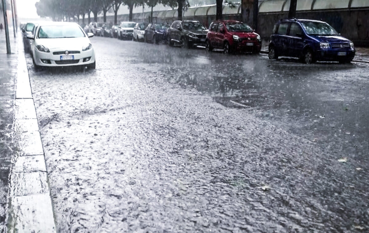 Maltempo in Campania dopo il caldo record: nel casertano mamma e figlio dispersi