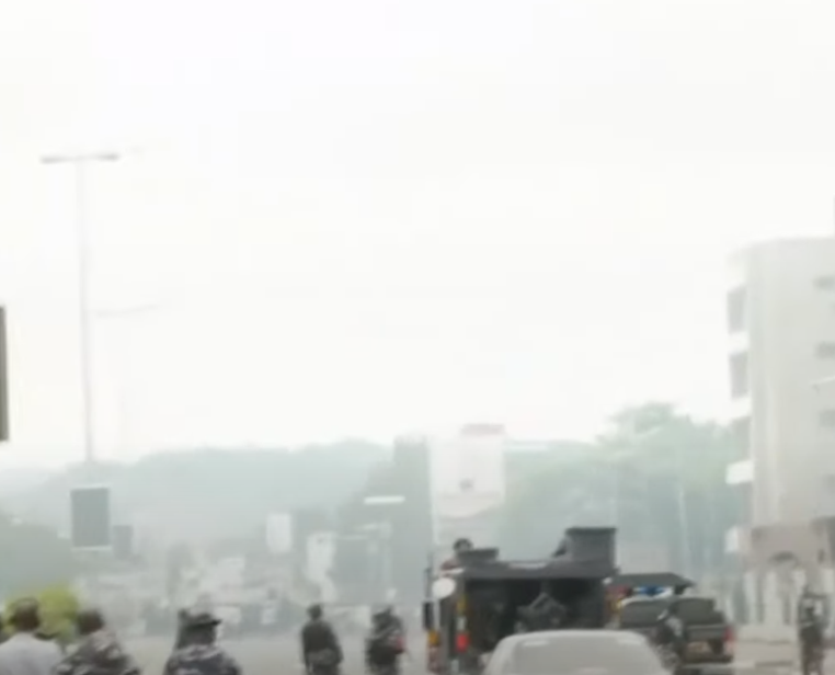 Nigeria, manifestazioni a Lagos: polizia costretta a sparare lacrimogeni, qual è il motivo delle proteste? | VIDEO