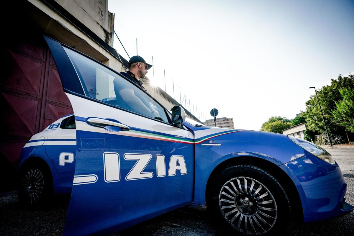 Dramma a Vercelli, trovato un giovane accoltellato in strada: fermato l'aggressore. È un 75enne