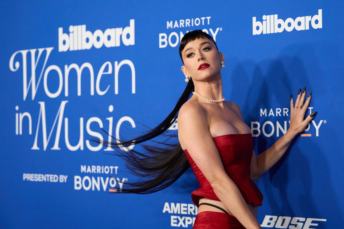 "Lifetimes": testo, traduzione e significato del nuovo singolo di Katy Perry