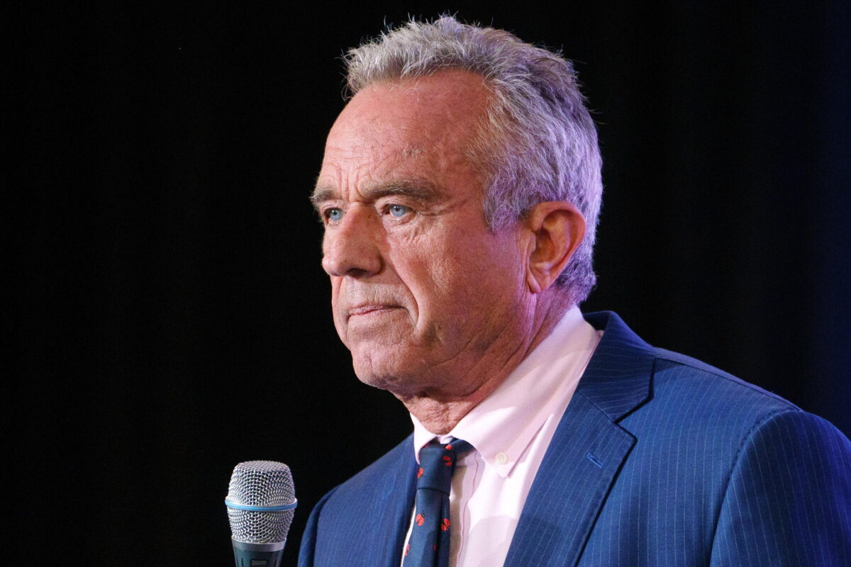 Elezioni Usa 2024, Robert Kennedy jr pensa al ritiro: probabilmente sosterrà Trump | VIDEO