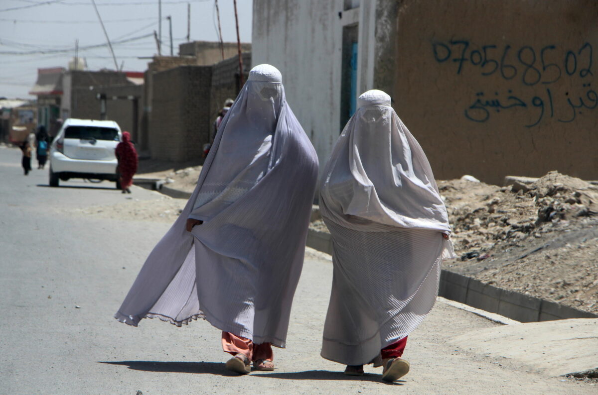 Nuova legge contro le donne in Afghanistan, Presidente Pangea: "Talebani come bulli. I diritti lì finiscono in un buco nero"