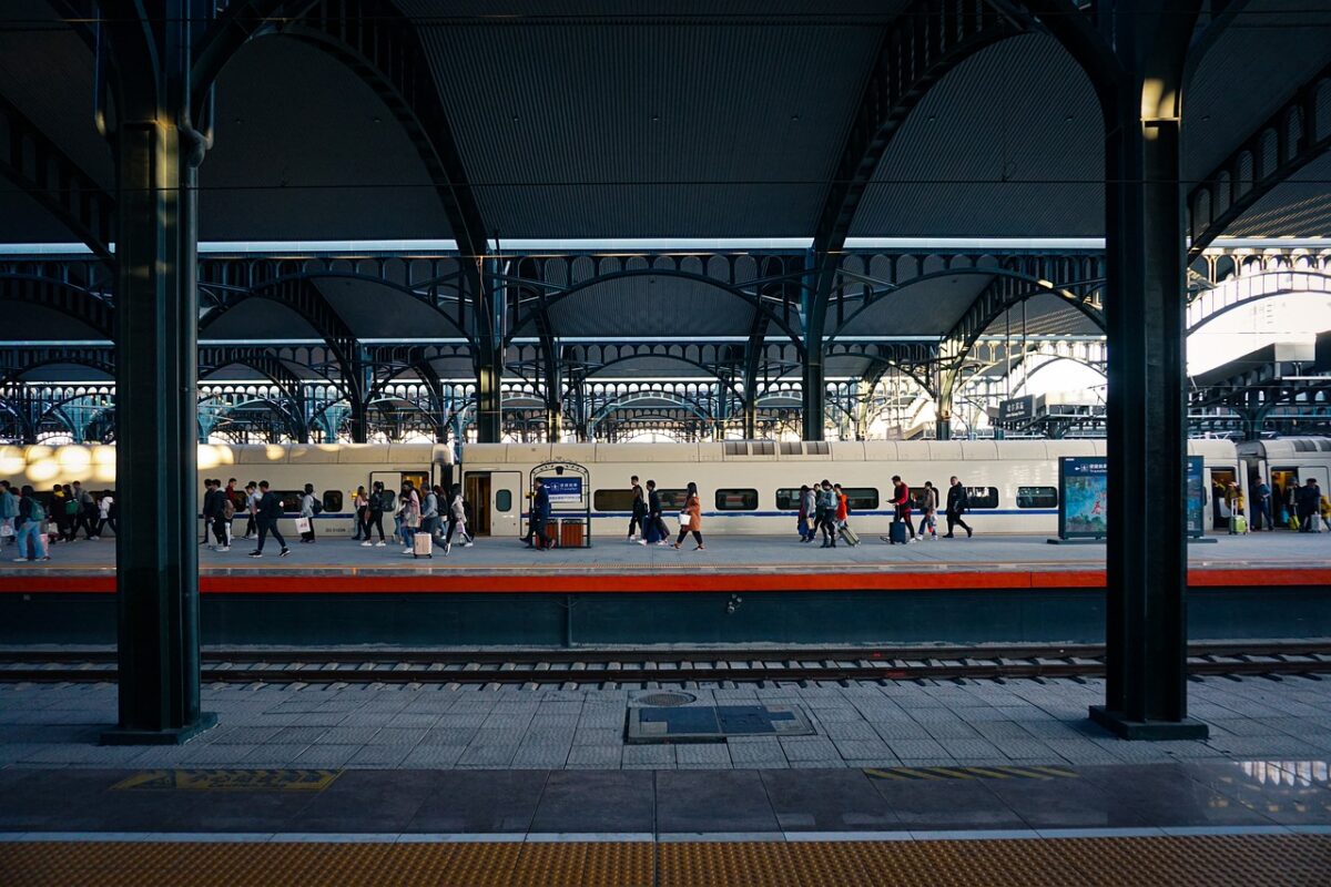 Ferrovie dello Stato: RFI assume capi stazione, requisiti e come candidarsi