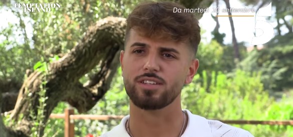 Temptation Island, chi è Alfonso? Età, cognome, lavoro e dove vive il fidanzato di Federica