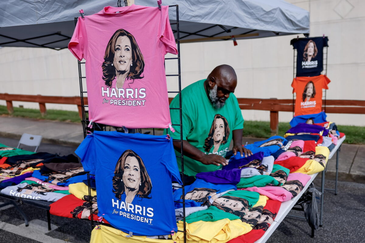 Elezioni Usa 2024, cosa bisogna fare per diventare volontario della campagna elettorale per Kamala Harris o Donald Trump?