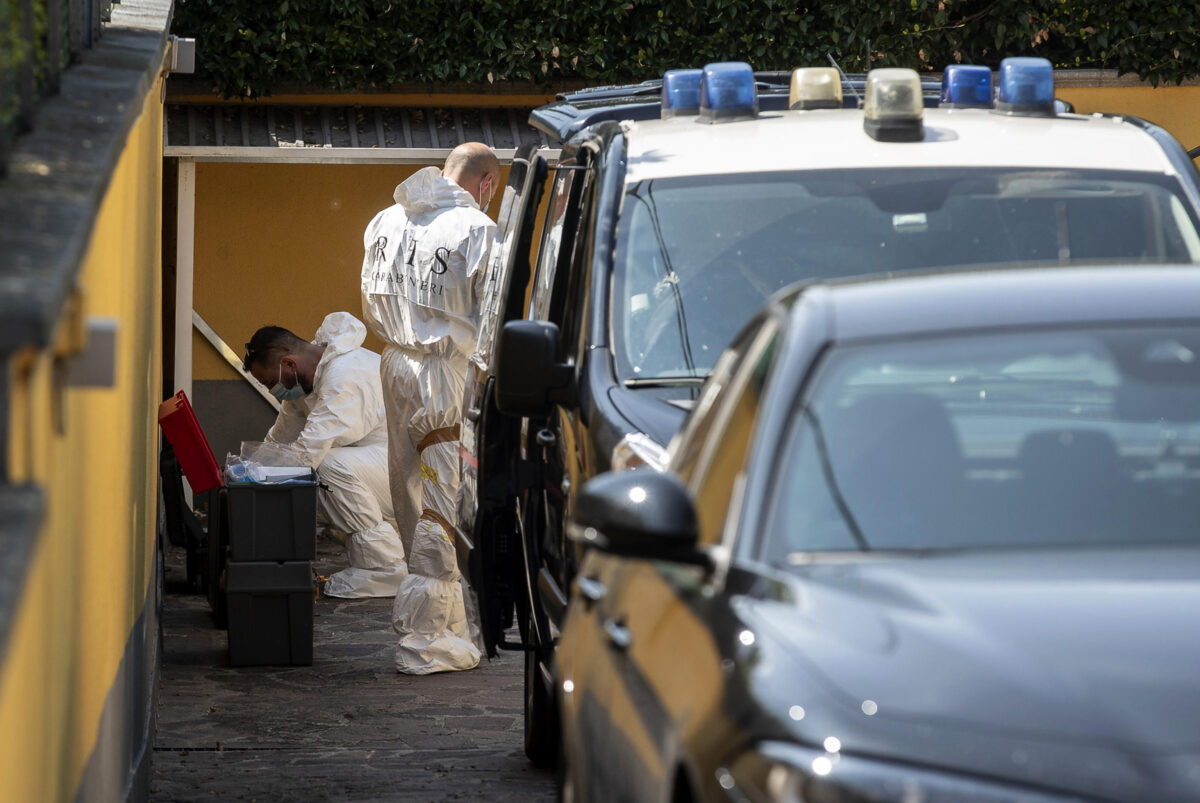 Parma, nel cortile della villa a Vignale di Traversetelo trovato un altro bambino morto