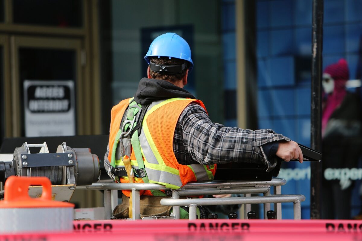 Patente a punti nei cantieri obbligatoria dal 1° ottobre, definite le regole: ecco cosa fare