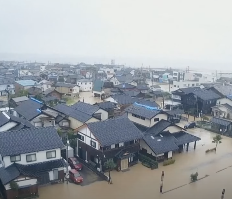 Giappone, alluvione a Ishikawa: sei morti e centinaia di sfollati. Cosa è successo? | VIDEO E FOTO