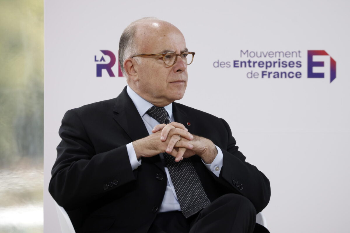 Francia, chi è Bernard Cazeneuve: età, moglie, figli e vita privata del nuovo possibile primo ministro