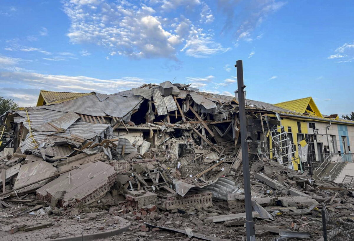 Guerra in Ucraina, attacco russo alla centrale di Zaporizhzhia: 41 morti e 180 feriti a Poltava. Le news di oggi | VIDEO