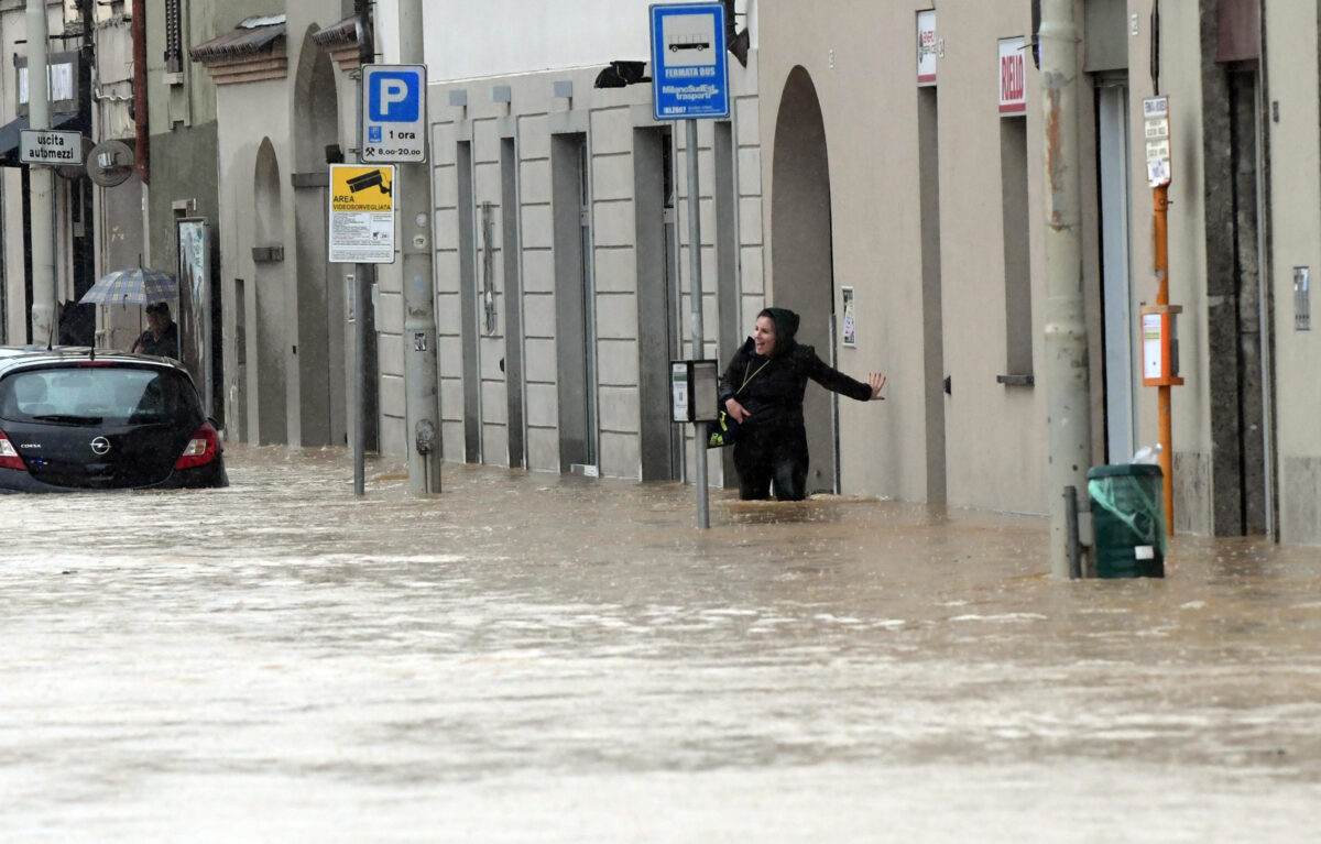 Maltempo in Lombardia, sott'acqua Bergamo e Milano e il Lambro esonda. Scuole chiuse domani 11 ottobre 2024: gli ultimi aggiornamenti