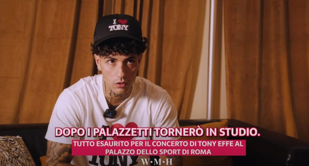 Tony Effe e il grande successo al Palazzo dello Sport di Roma. L'amore con l’influencer Giulia De Lellis è ufficiale