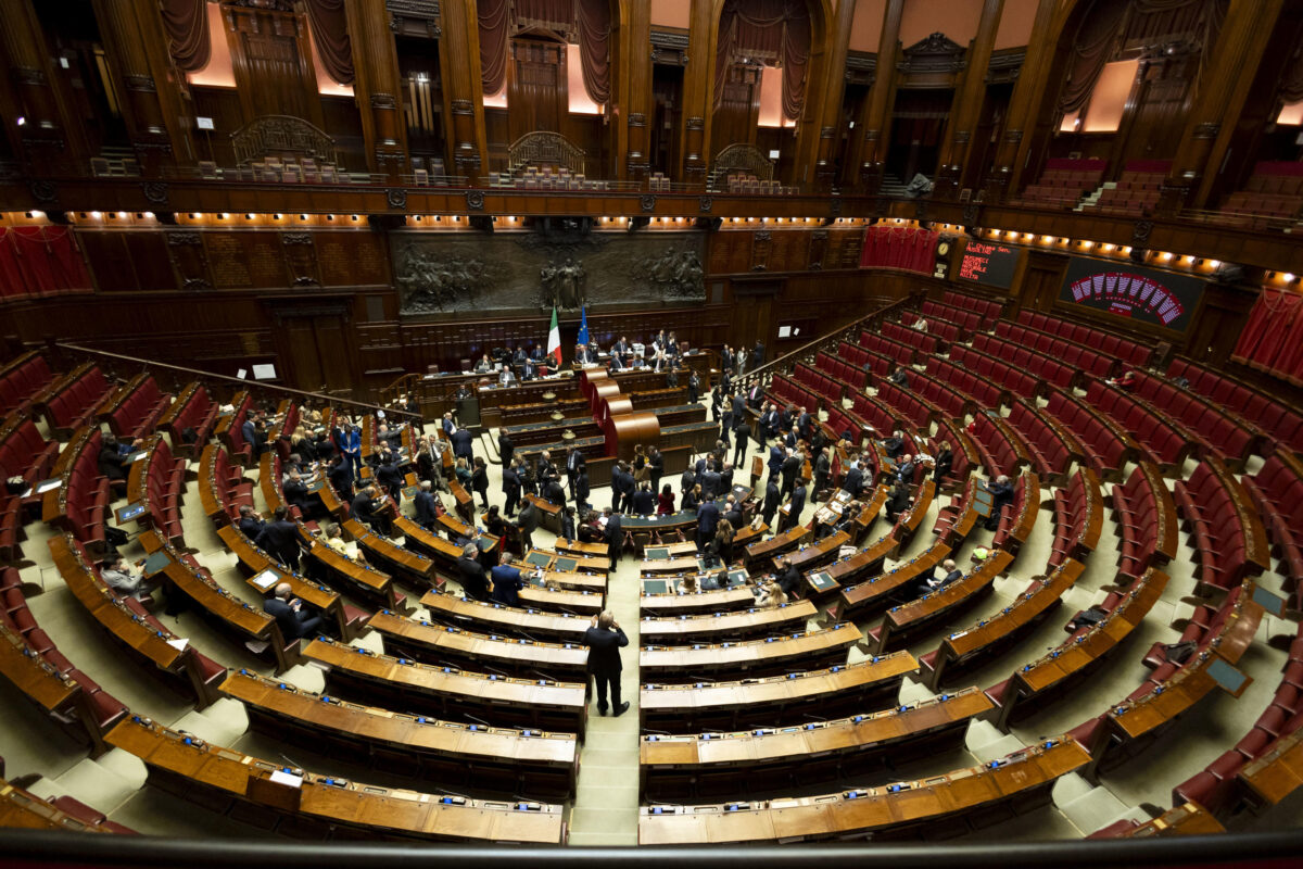 Voto del giudice Costituzionale, perché in gioco ci sono i referendum e la tenuta del Governo. Magi e Donzelli, sfida a distanza | VIDEO