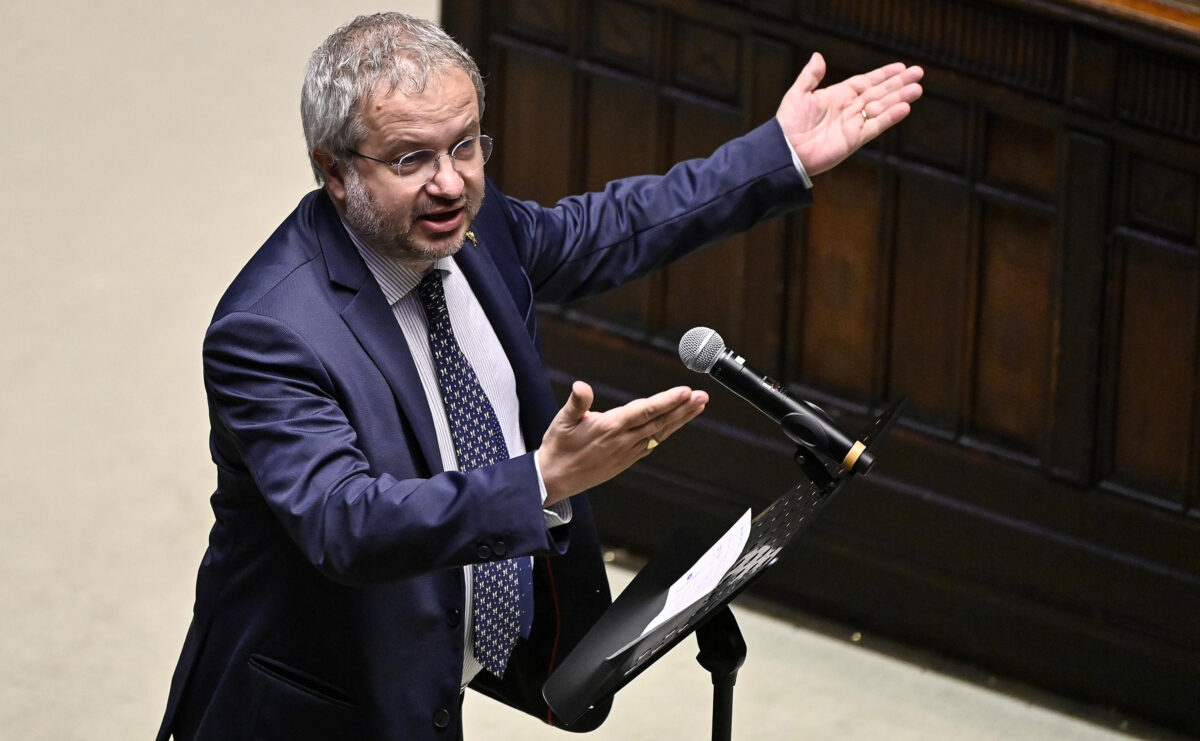 Borghi (Lega) e non solo: perché sta prendendo piede la rivolta contro il referendum facile: "Aboliamo le firme elettroniche" | VIDEO