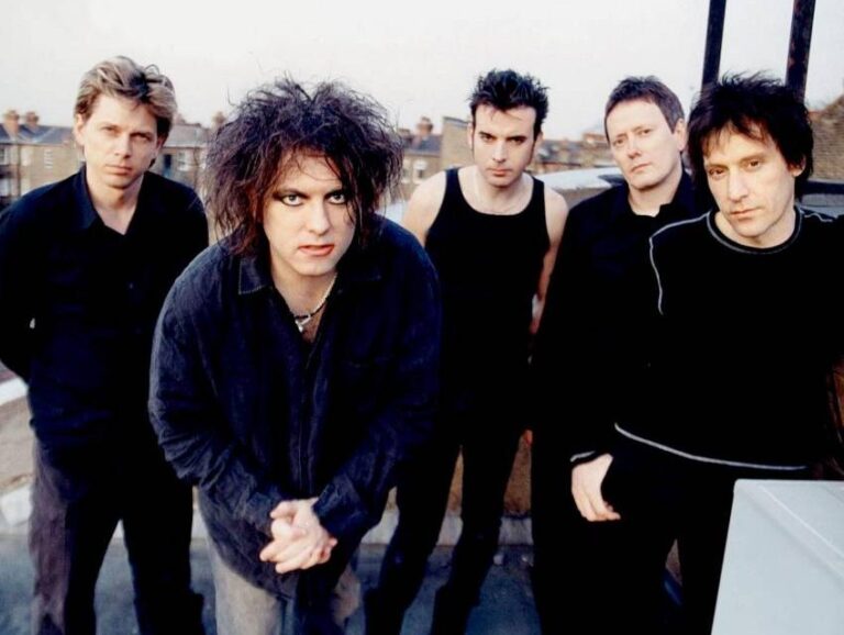 The Cure: ascolta il nuovo brano "A Fragile Thing", testo, traduzione e significato